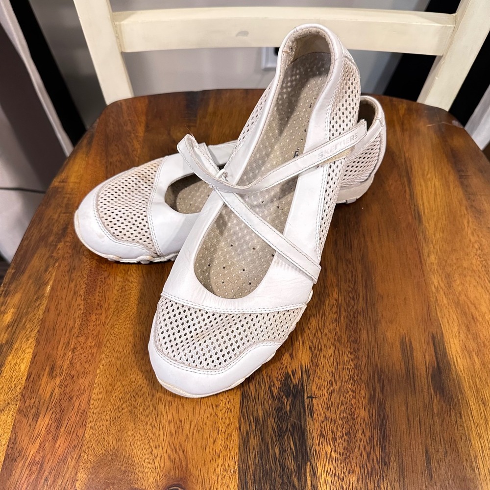 Skechers Mary Jane Flats Women White Mesh Leather Strappy Comfort Retro 7.5